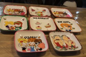 Workshop servies beschilderen in de KreaSchuur