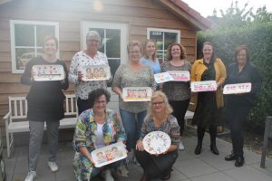 workshop servies beschilderen met collega's